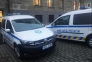 Denik.cz: Strážníci v Bílině se prohánějí v nových autech na CNG