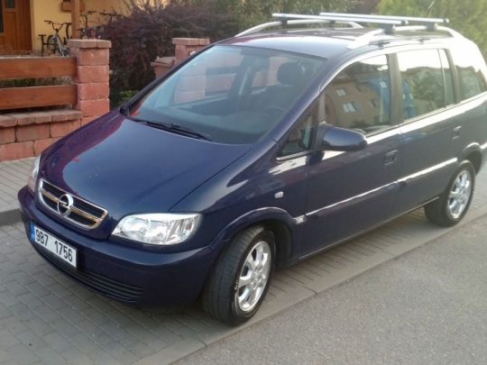 Opel Zafira 1.6 CNG, 11/2004, 7 míst,+ zimní gumy(plech,6mm)