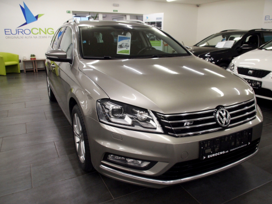 (119) Volkswagen Passat 1.4TSI R-line Ecofuel Premium AUT 2013 349 000 Kč odpočet DPH není možný Původní cena: 379 000 Kč