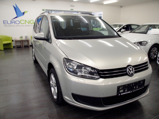 (240) Volkwagen Touran Masters 1.4TSI DSG 2011