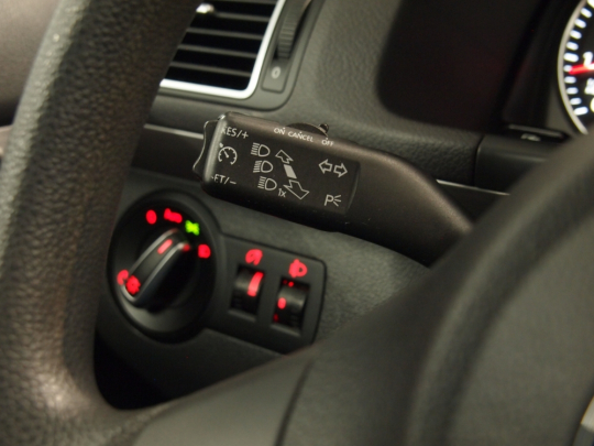 VW Touran 1.4 TSI Ecofuel Masters MAN 2012 – 5míst, zadní PDC, klima, vyhř. sedačky