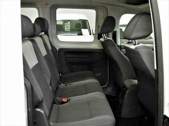 VW Caddy 2.0 Ecofuel LIFE 5míst MAN 2013 – zadní PDC, křídla, vyhř. sedačky, 2 sady kol