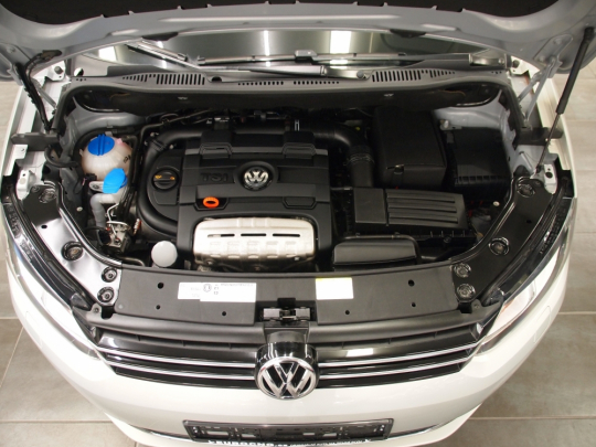 VW Touran 1.4TSi Ecofuel Masters 5míst DSG 2013 – vyhř. sedačky, RCD310+HF, málo najeto