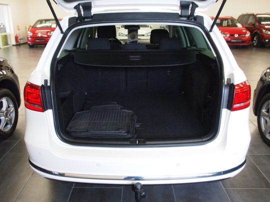 VW Passat 1.4TSI Ecofuel Masters++ DSG 2014 – adapt. tempomat, nez. topení, 2xPDC, keyless