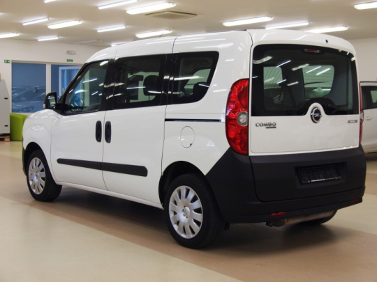 Opel Combo Tour 1.4 Natural Power CNG 120HP MAN 2012 – 5míst, málo najeto