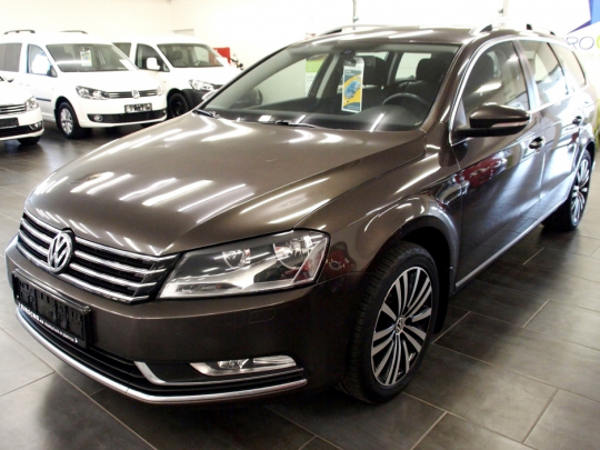 VW Passat 1.4TSI Ecofuel Masters MAN 2012 – tažné, kamera, RCD510, akustická skla