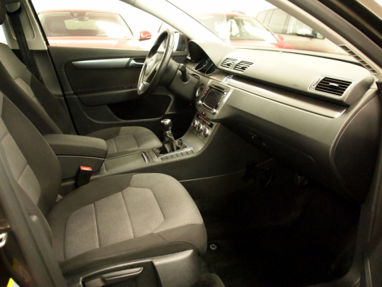 VW Passat 1.4TSI Ecofuel Masters MAN 2012 – tažné, kamera, RCD510, akustická skla