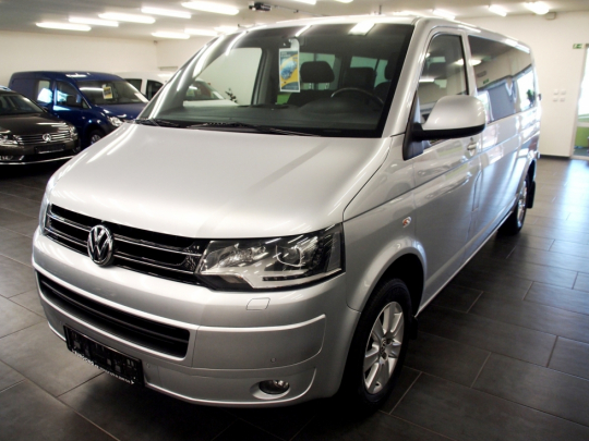 Volkswagen Caravelle 2.0 Ecofuel LONG 8 míst – bixenony, tempomat, el. šoupačky, 2xPDC