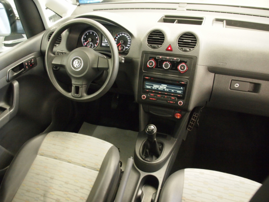 (730) Volkswagen Caddy 2.0 Ecofuel skříň MAN 2014
