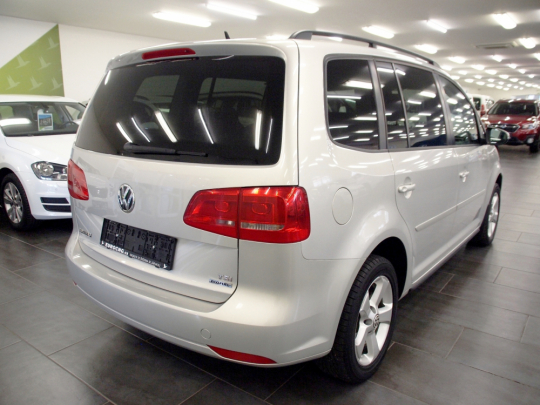 (240) Volkwagen Touran Masters 1.4TSI DSG 2011