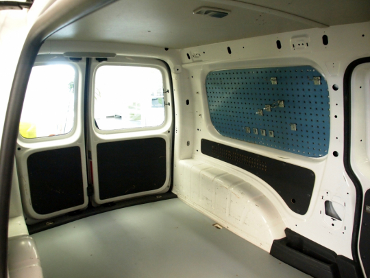 (329) Volkswagen Caddy 2.0 Ecofuel maxi skříň MAN 2014