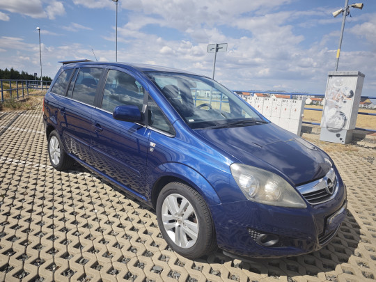 Opel Zafira 2011, 1,6 - 110kw,CNG/benzín,7 mist