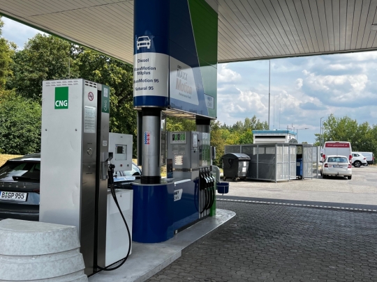 Nová CNG stanice na D1 v Pávově otevřena