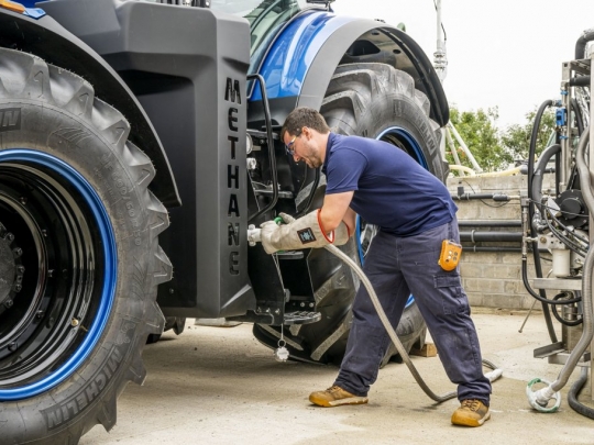 Agroportal24h.cz: První prototyp traktoru na zkapalněný zemní plyn