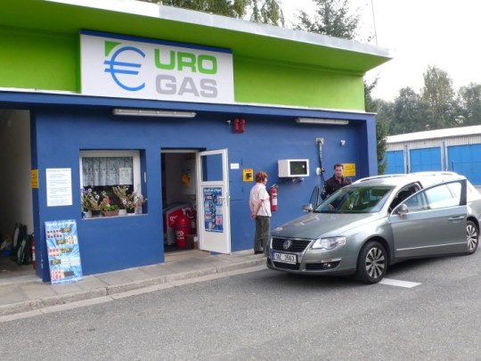 Stanice CNG v Jeseníku je opět v provozu. V okolí probíhají stavební práce