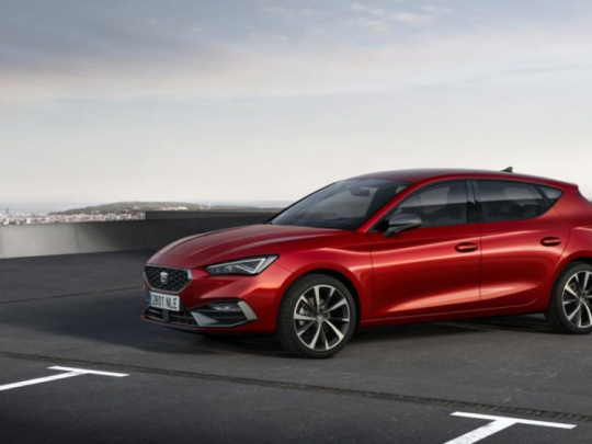 seat-launches-the-all-new-seat-leon_02_small-1100x618