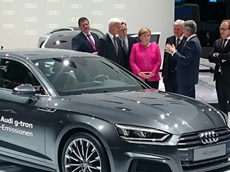 iaa_2017_merkel_news_372x248_r