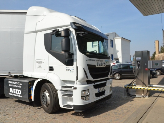 Foto_7-Tahac_IVECO_STRALIS_330_EURO_6_Natural_Power_jezdici_na_CNG