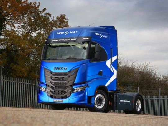 IVECO S-WAY CNG 3-min